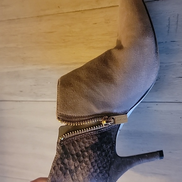 Michael Kors Brown & Snake Skin Kitten Heels. Size 7. - Picture 4 of 13